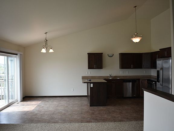 4th image of 453 Foxtail Dr