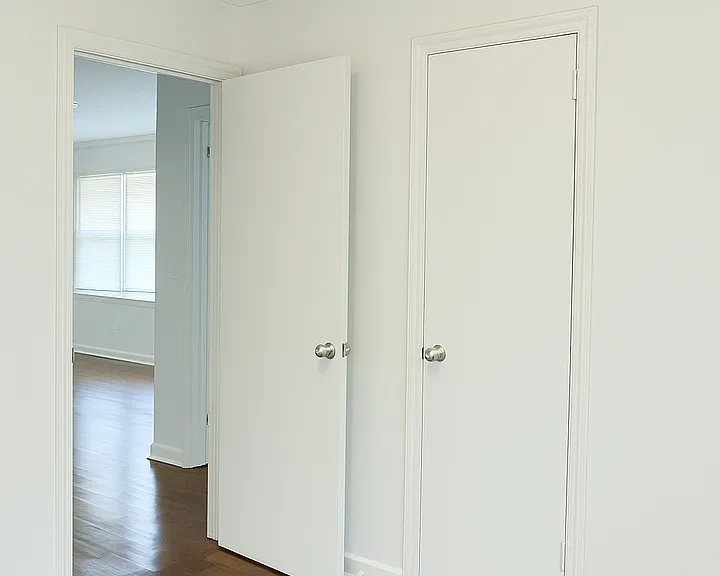 710 Glenn St — Photo 4