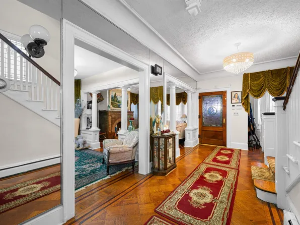 2746 Kennedy Boulevard image 6 of 37