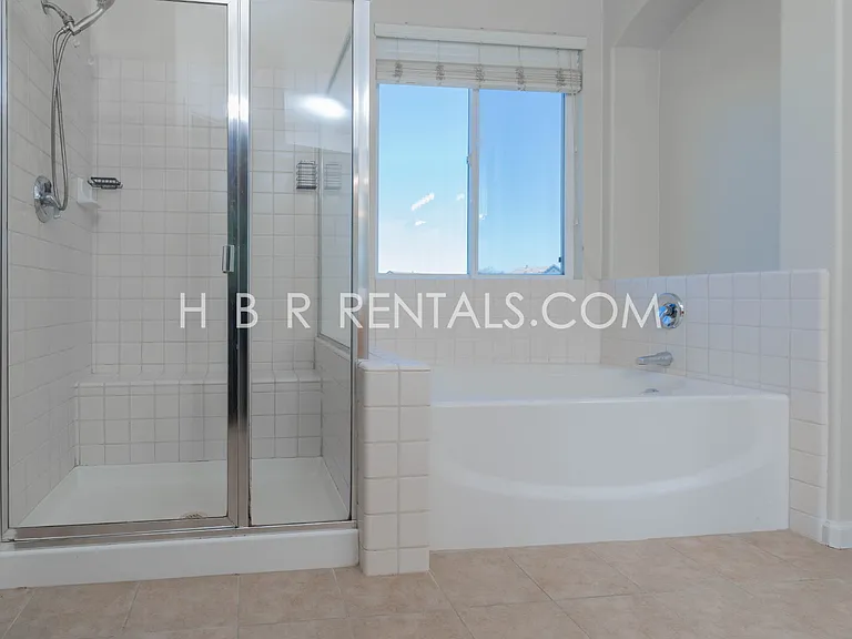 2417 Veneto Ln — Photo 21