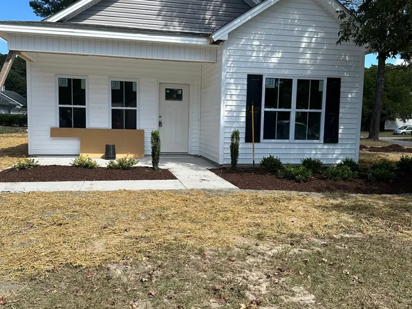4206 Brandon St, Farmville, NC 27828