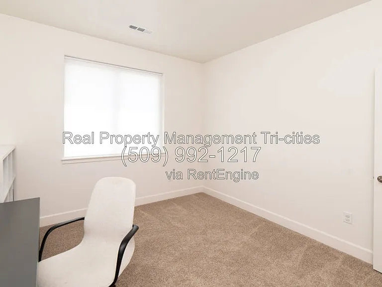 8004 Massey Dr — Photo 19