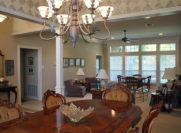 5th image of 1306 Parkview Dr