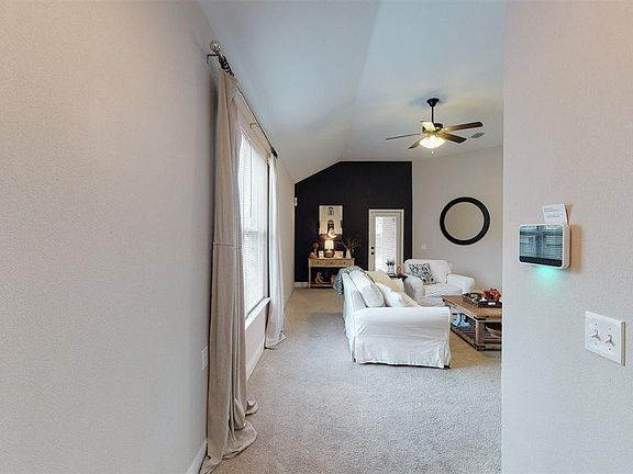 4th image of 10541 Millbrook Dr
