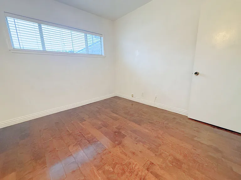 8366 Tampa Ave — Photo 7