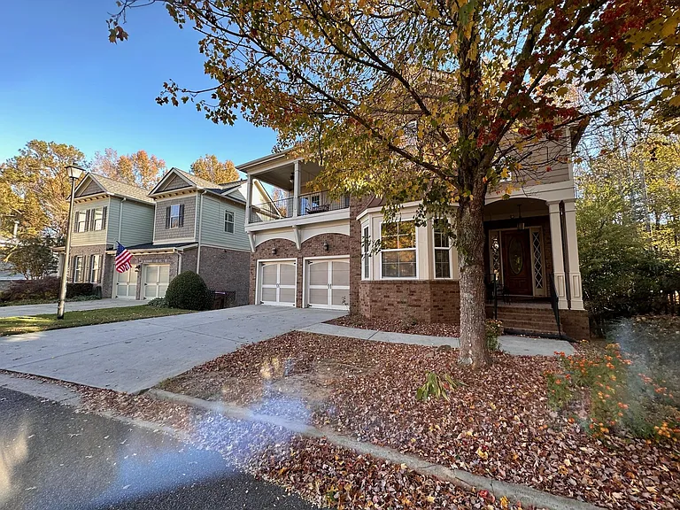 3258 Kentworth Ln — Photo 1