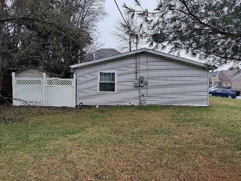 2nd image of 2673 Cornwall Dr