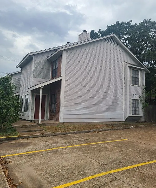 1102 Verde Dr