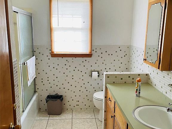 5th image of 134 1st St S