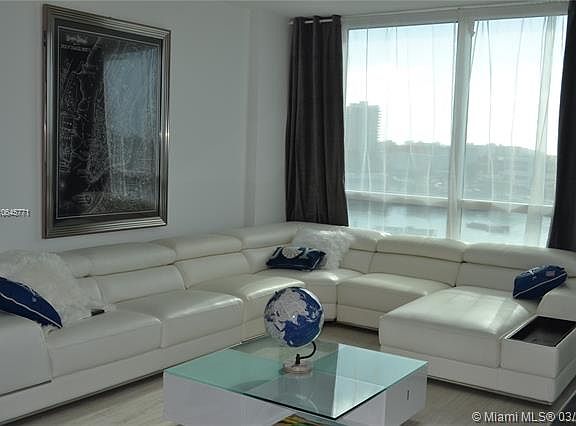 5th image of 7900 Harbor Island Dr APT 813