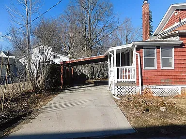 3 bed, 1822 sqft, $1,100 — Photo 2