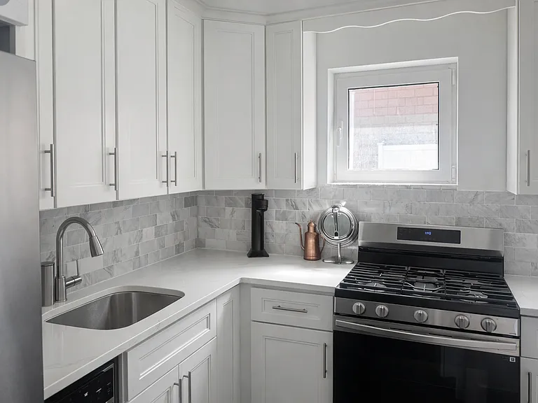 30-17 23rd St #1B — Photo 2