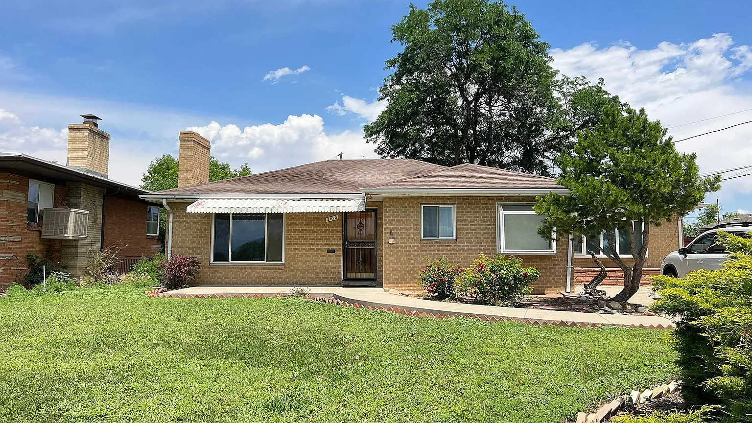 3 bed, 1373 sqft, $2,700 — Photo 1
