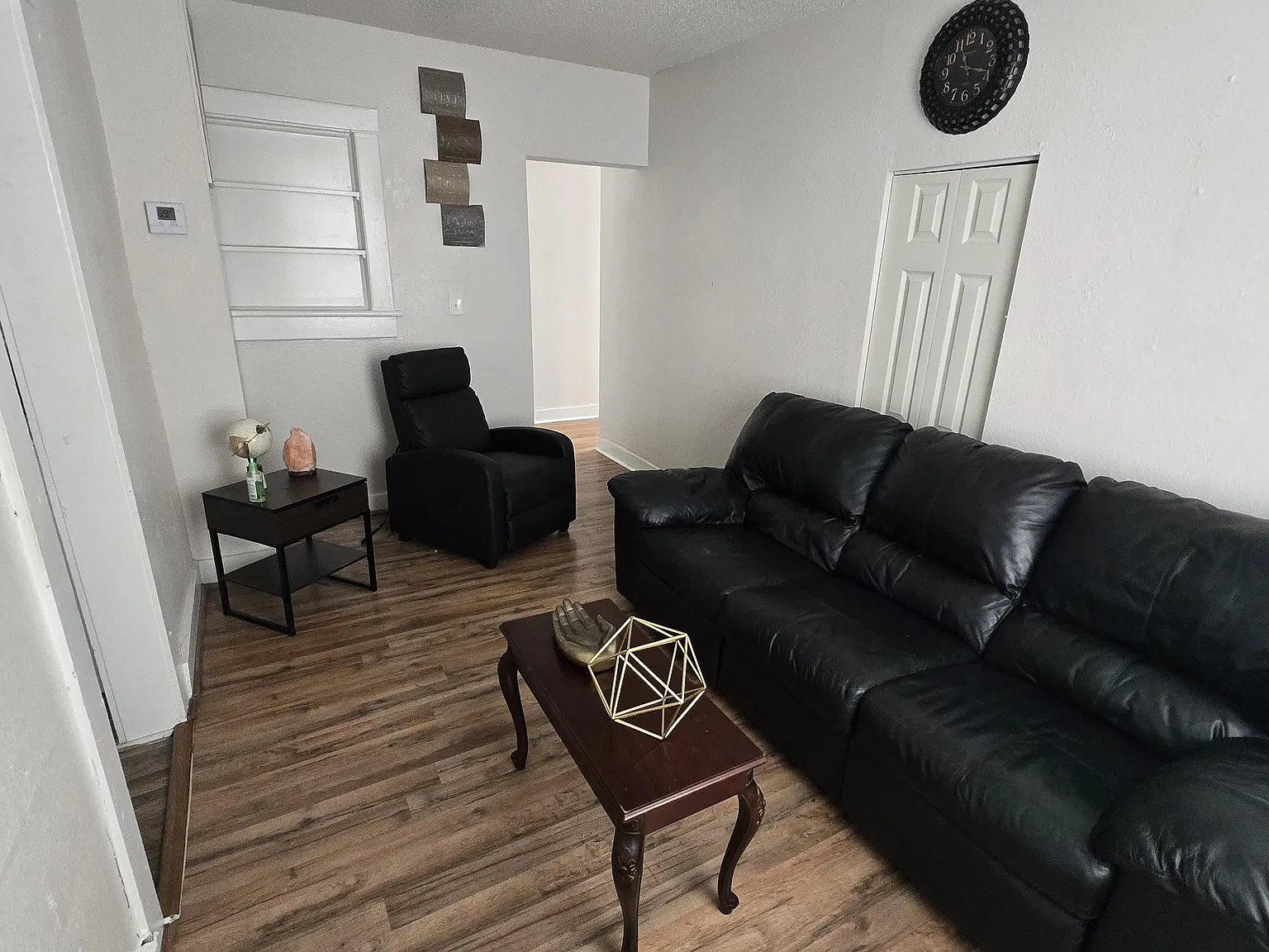 3 bed, 1.5 bath, 1198 sqft, $1,500 — Photo 4