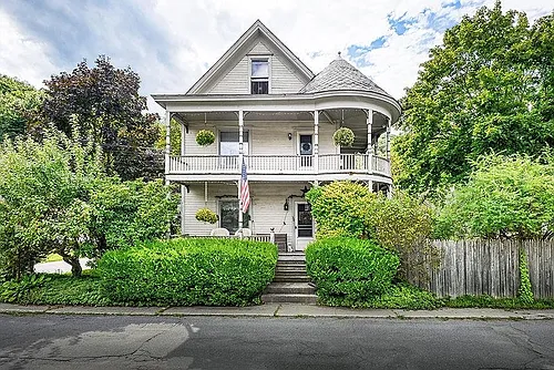 30 Laurel Ave Photo 1