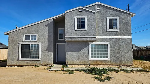20300 Graham St Photo 1