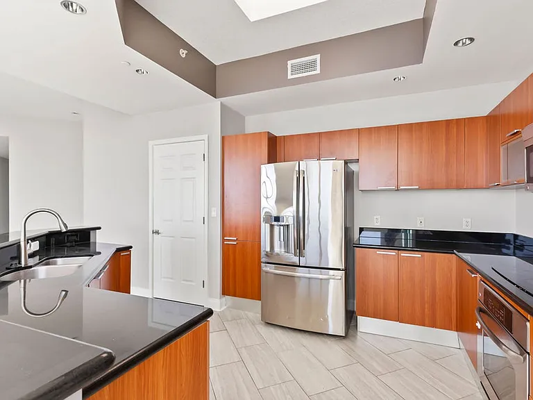 241 Riverside Dr #2610 — Photo 7