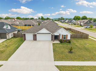 681 Brandon Michael St, Prairie Grove, AR 72753
