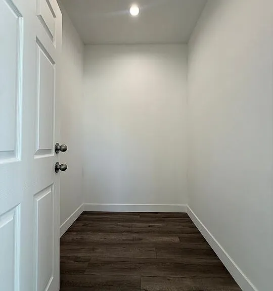 6744 Radford Ave — Photo 11