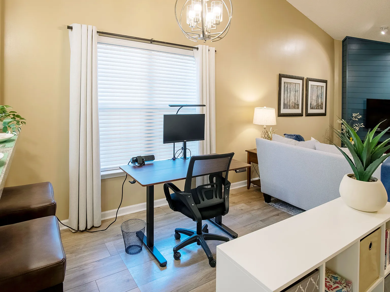 2 bed, 1040 sqft, $3,500 — Photo 4