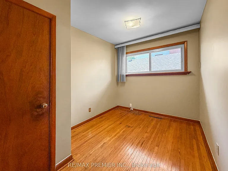 610 Woodward Ave #MAIN — Photo 8