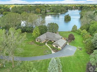 2319 Harrow Gate Dr, Inverness, IL 60010