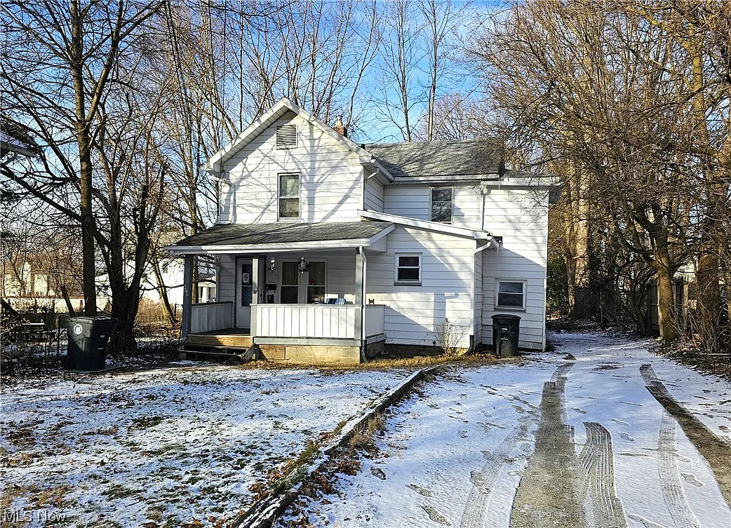 475 Courtney Pl photo 1