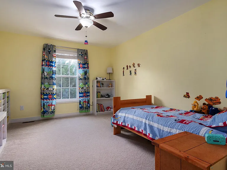 132 Pineview Ave #B — Photo 25