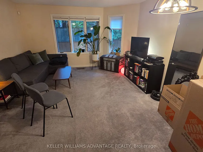 217 Saint George St #37 — Photo 8