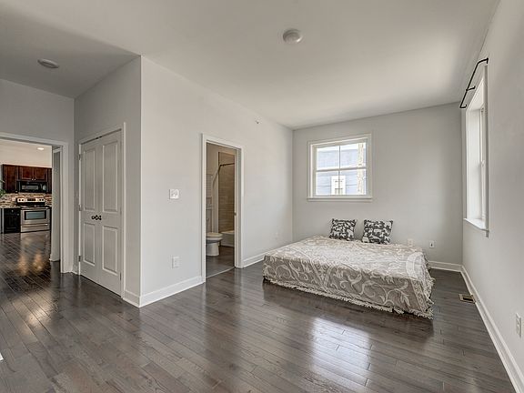 4th image of 4417 Manayunk Ave