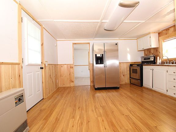 2nd image of 527-529 Maine Ave Unit 8