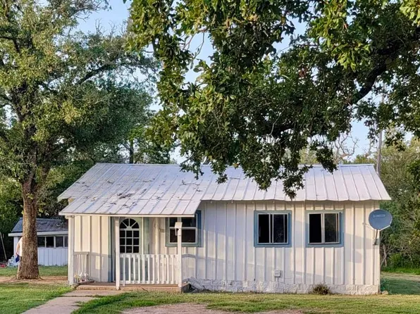 564 McDonald Ln W, Cedar Creek, TX 78612