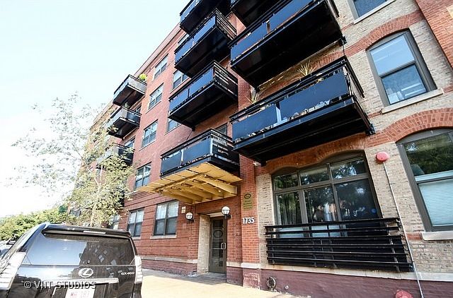 1st image of 1735 W Diversey Pkwy APT 220
