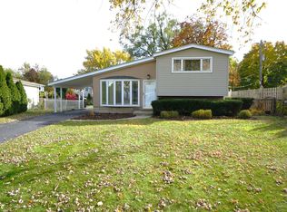 203 Valerie Ct, Glenview, IL 60025