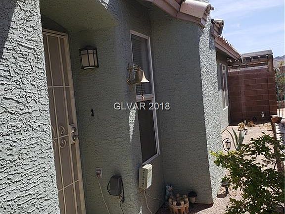 2nd image of 2948 Mount Hope Dr