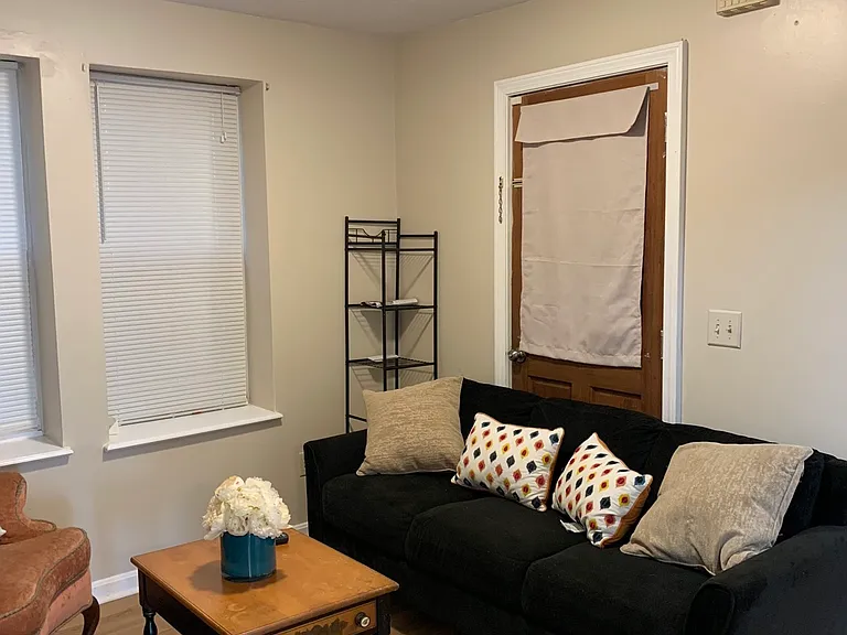1227 Sea St #1C — Photo 4