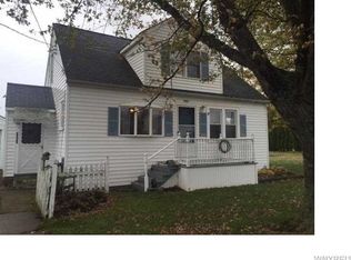 3987 Slusaric Rd, North Tonawanda, NY 14120