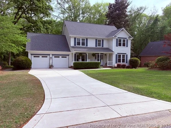 6120 Lochview Dr, Fayetteville, NC 28311