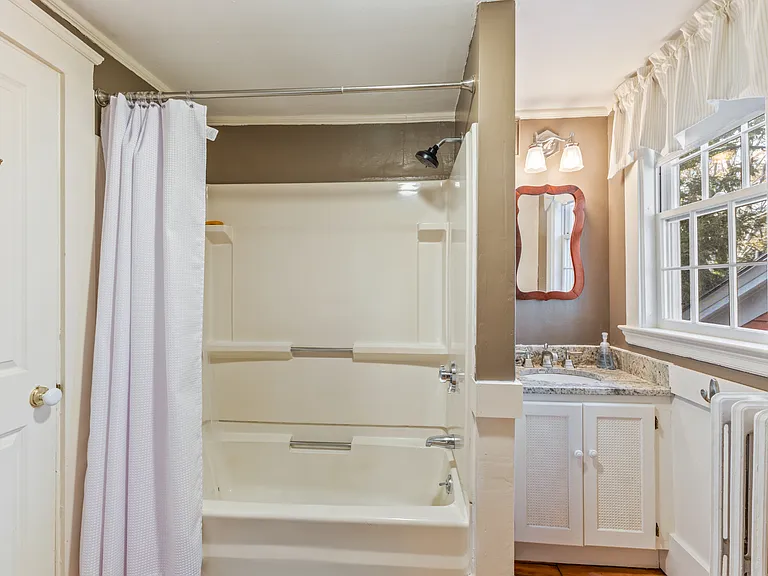12 Elm St — Photo 10