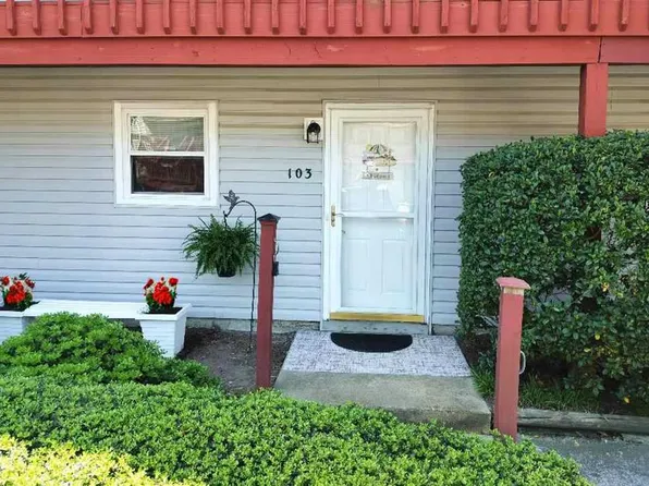 500 Barberton Dr APT 103, Virginia Beach, VA 23451