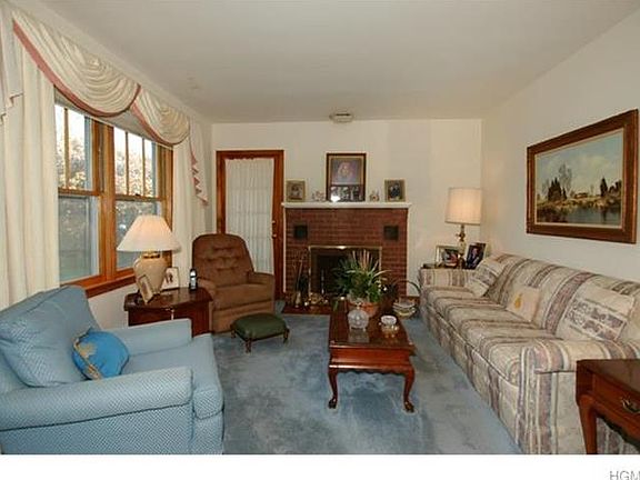 3rd image of 17 Drury Ln