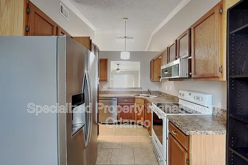 2 bed, 2.0 bath, 921 sqft, $1,695 — Photo 3