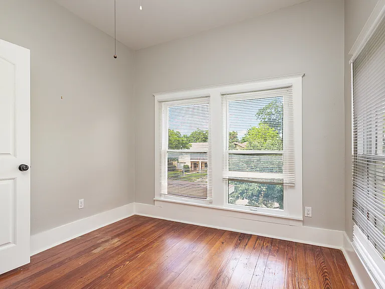 1230 Kings Hwy #3 — Photo 9