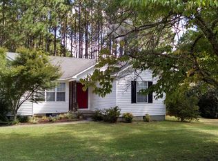 115 Pecan Grove Dr, Aberdeen, NC 28315