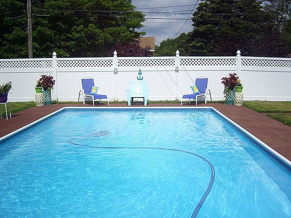 4th image of 706 Crabapple Ave