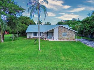 11501 SW 3rd St, Plantation, FL 33325