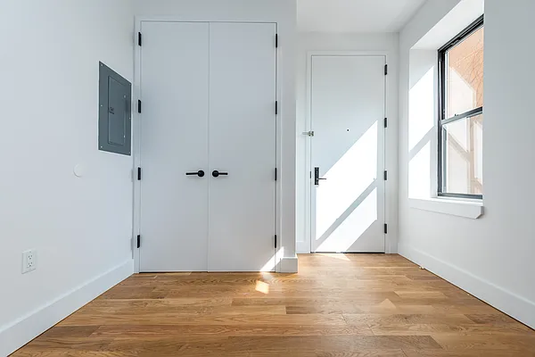 Rented by Nooklyn NYC LLC | media 25