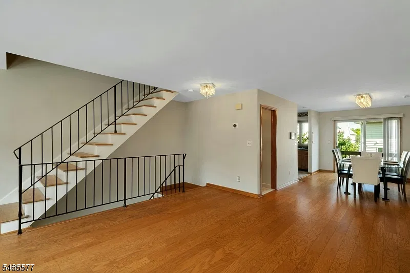 2 bed, 2.5 bath, $2,800 — Photo 4
