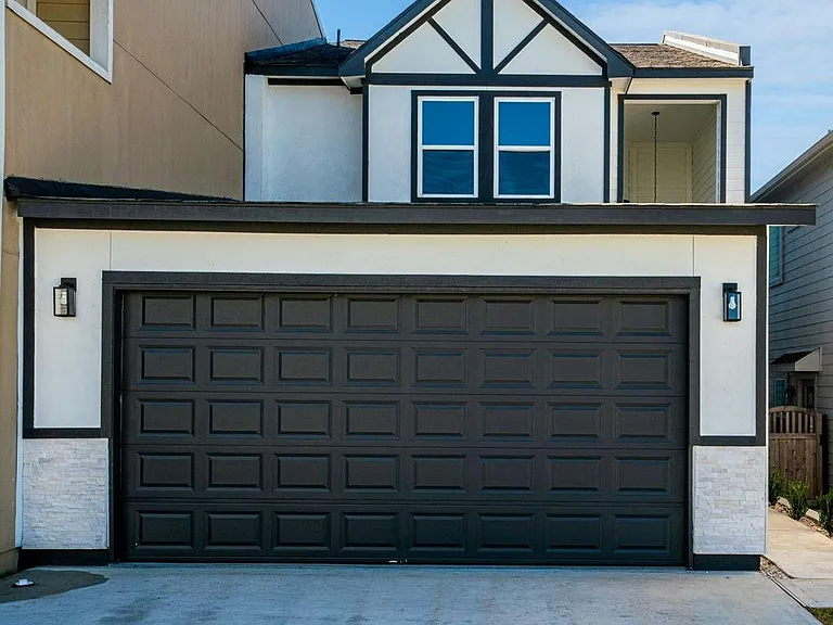 111 Capetown Way — Photo 1