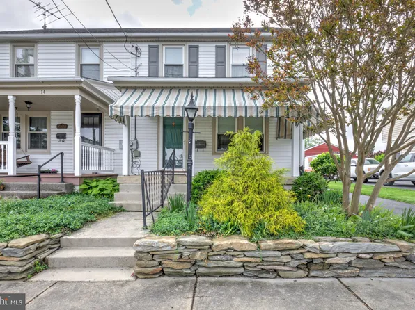 16 S Fulton St, Strasburg, PA 17579